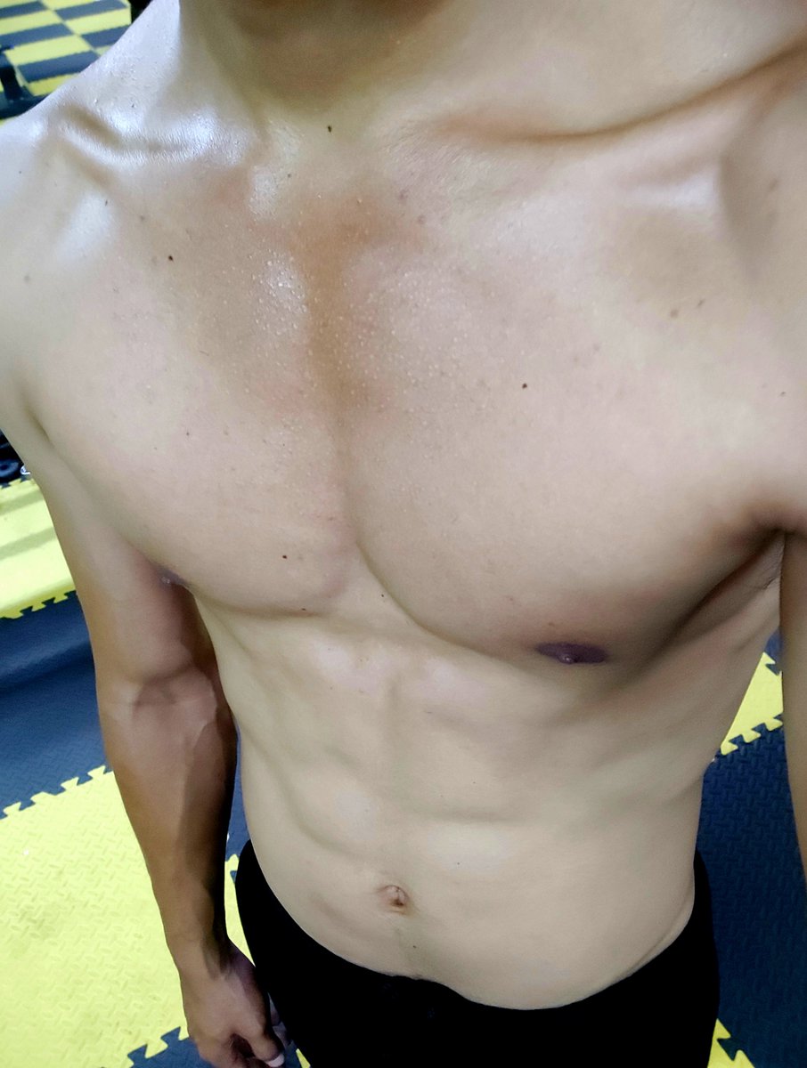 Monyoui174500's tweet photo. รีดไขมันออกไปบ้างเดี๋ยวพุงจะยื่นยาวกว่าจวย
#ควย58
#สุราษฎร์ธานีในเมือง https://t.co/vttP0H4tgs