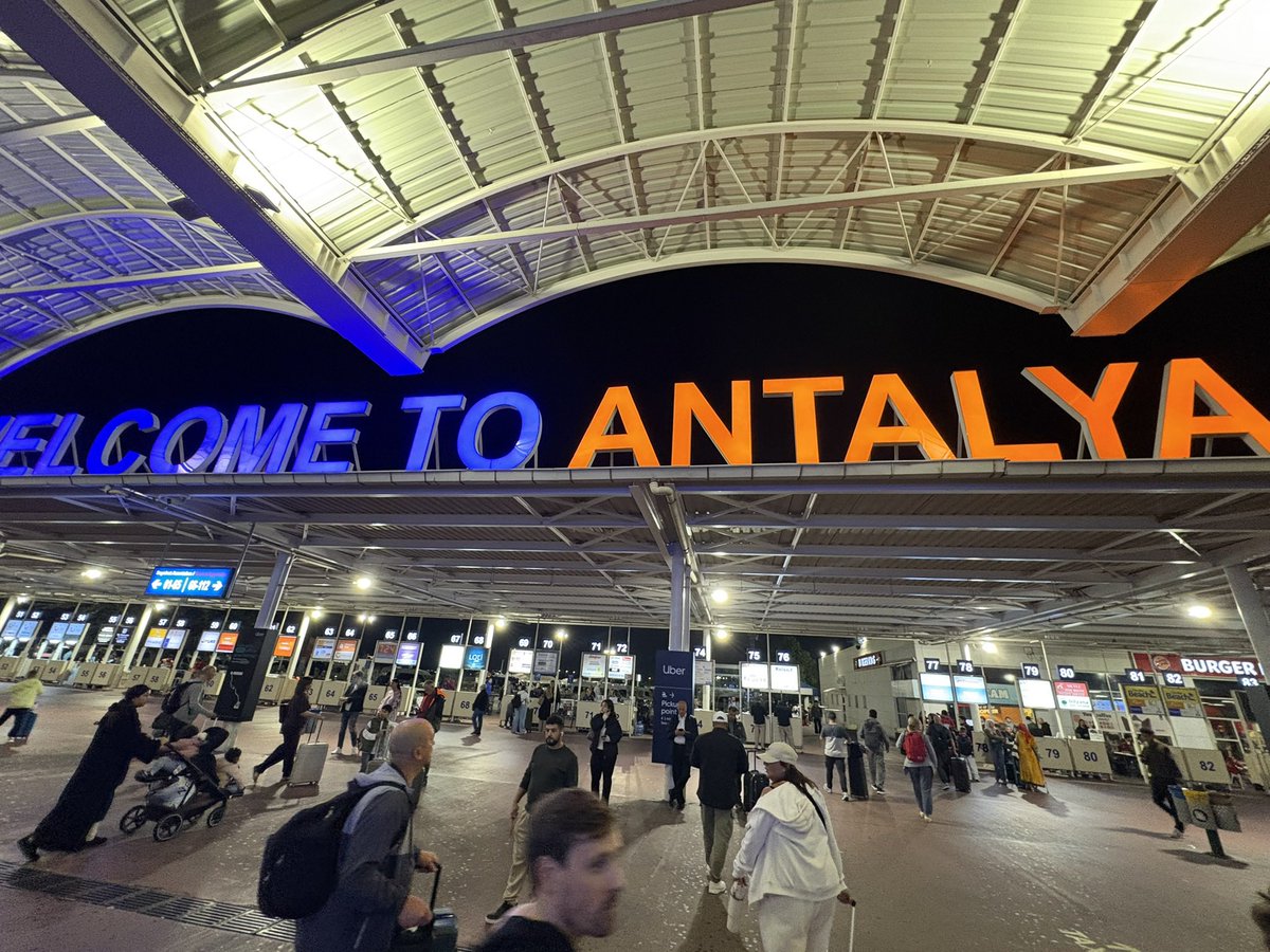 GordonRef's tweet photo. Safely arrived in Antalya for this weeks 8th edition of the FIFCO World Corporate Champions Cup Tournament 2026 ⚽️🏆⚽️

🏴󠁧󠁢󠁥󠁮󠁧󠁿🛫🌎🛬🇹🇷

@FARefereeing @LCFA_Referees 

#football #referee #refereelife https://t.co/4iD4hrA80U