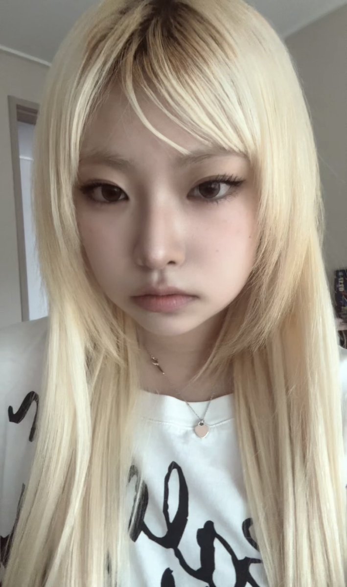 sogoranae's tweet photo. 살빼고
본인한테맞는스타일찾아야하는이유...
1,2번은 꼴랑 1년전 +13kg 시절인데 뭘 먹고있는게 아니고 순수살입니다...

19.9살이후로차가운수술대에누운적없슴
그냥순수다이어트만햇어요... https://t.co/ZJAsorEfLZ