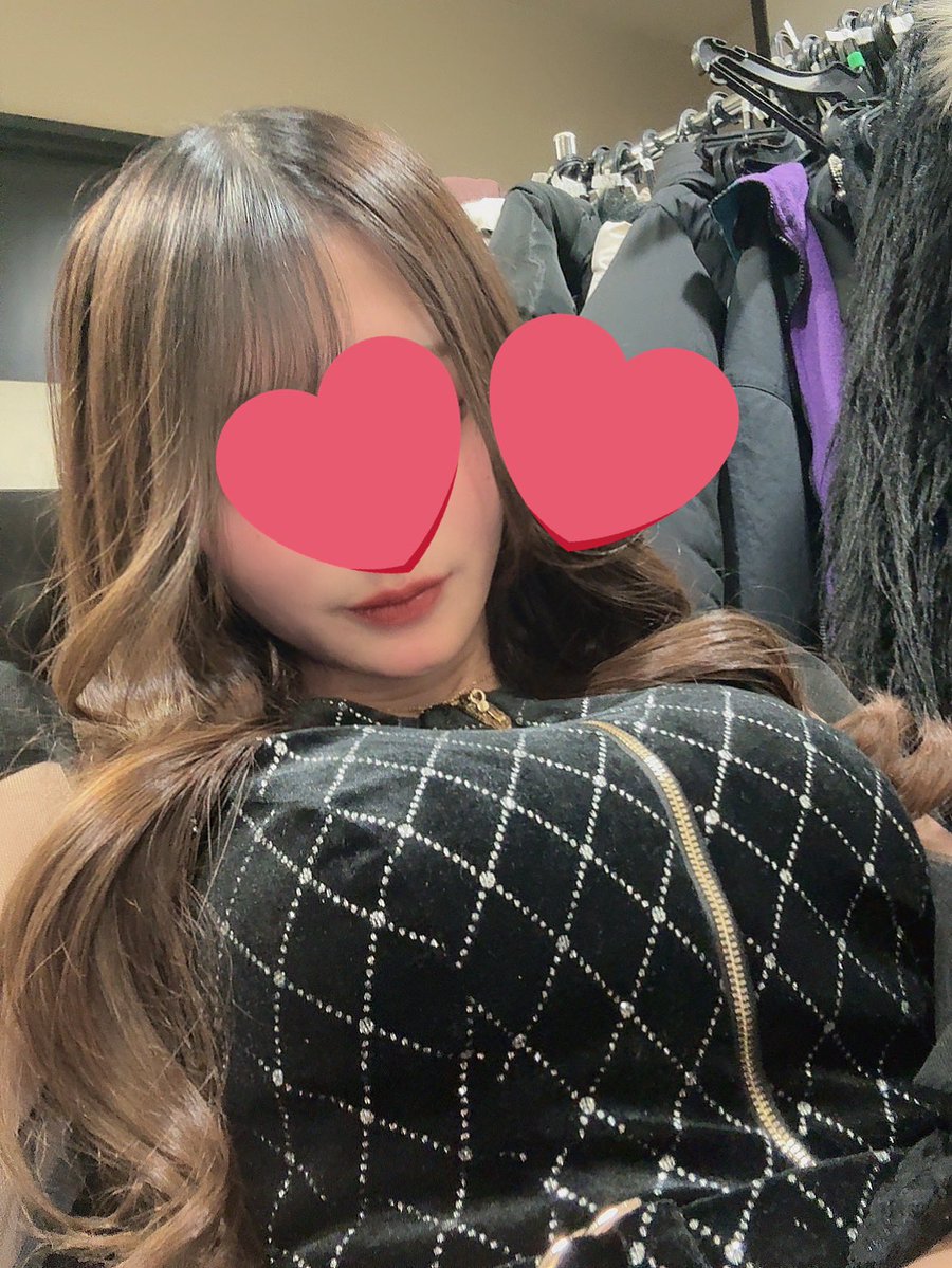 rnrr_zz's tweet photo. ももさんち ゲーム女子 ドクドクと出る

 #顔抜き #おなぺ #オナペ https://t.co/Yk4TJmTi5D
