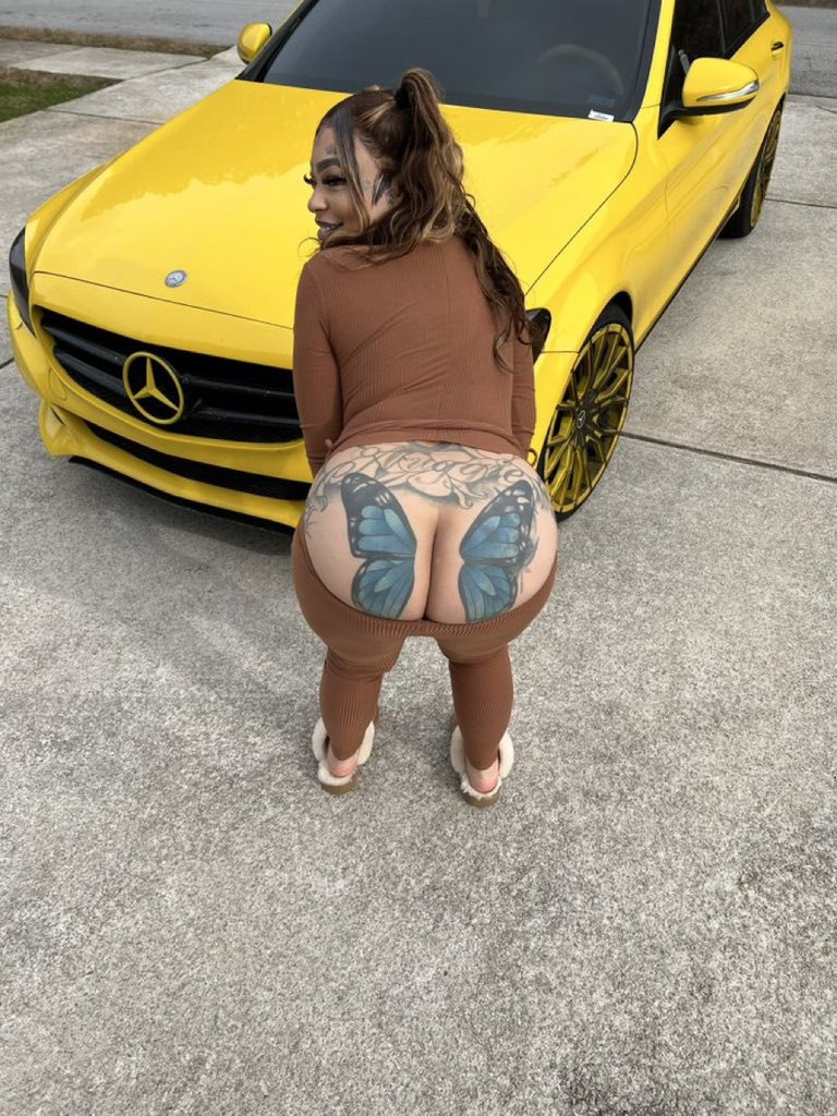 brazzy126's tweet photo. Come fuck me in da ass https://t.co/qVTUmCt7HM