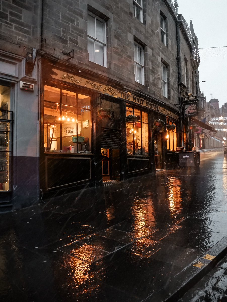 echoesofworld's tweet photo. Edinburgh, Scotland https://t.co/zP5fx316Ej