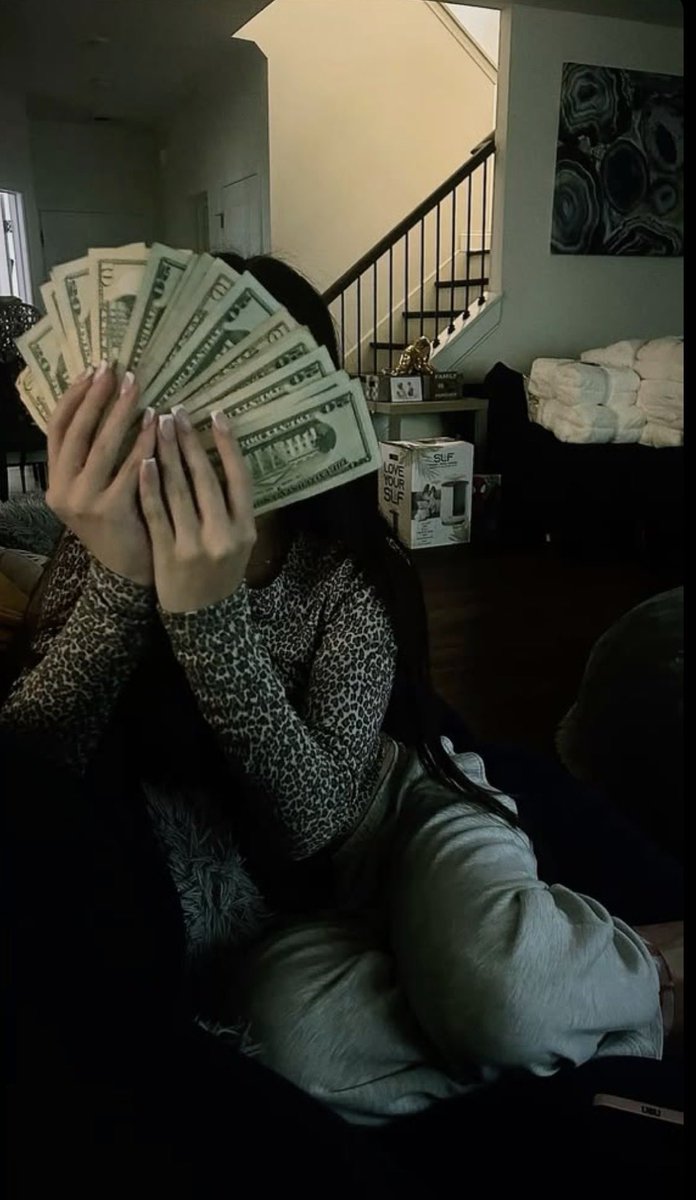 selenaa2sexcc's tweet photo. need some1 to spoil me🫣 https://t.co/elTuJYErsv