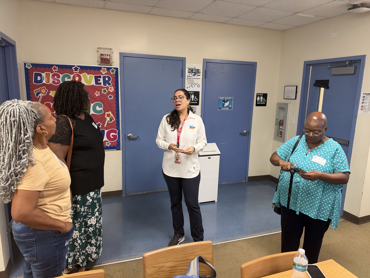NorthDadeCML's tweet photo. Our fourth-grade parents received valuable information from the wonderful Breakthrough Miami Team this morning. We have many students who are thriving in this wonderful enrichment program! #excellence #partnership @MDCPS @miamimagnets @YeseniaAponte05 @MDCPSNorth https://t.co/xQJaCOwuBV