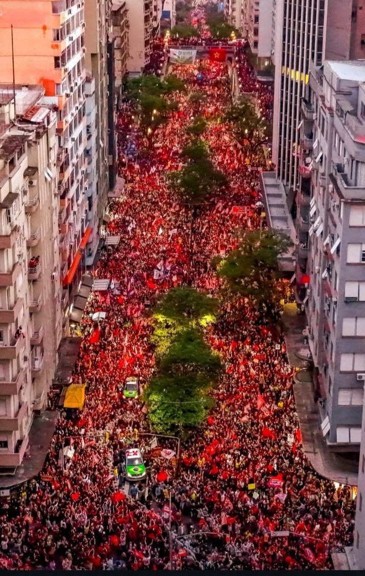 CarlosS48442375's tweet photo. Verdadeiro DATAPOVO em Porto Alegre.
O povo gaúcho é LULA. https://t.co/ymToGYDuUn