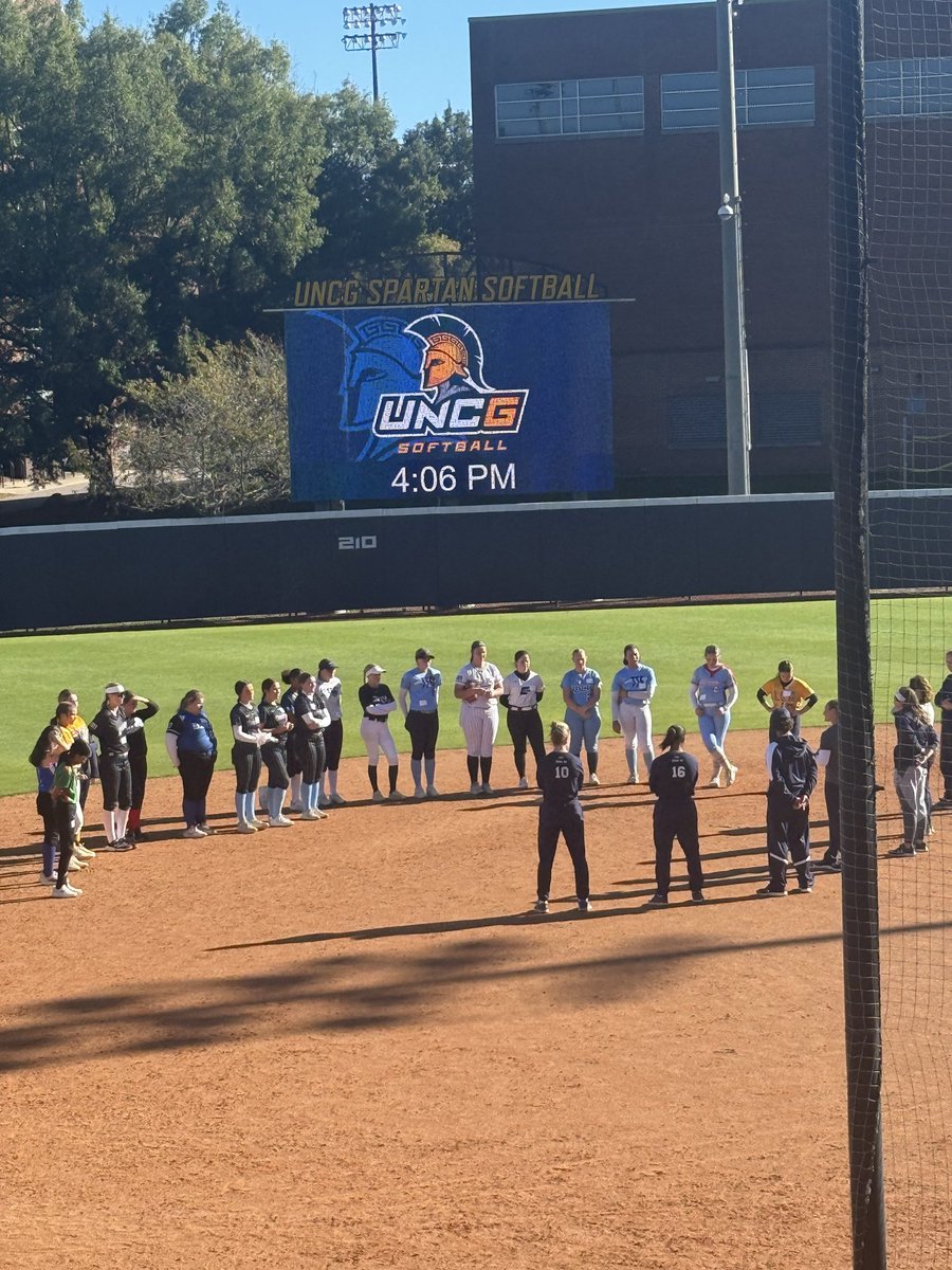 MorganEveritt29's tweet photo. I had a great time at the @UNCGSoftball camp yesterday! Thank you coaches and players for the advice and helpful feedback with pitching and hitting. I loved seeing the beautiful campus also. I can’t wait to come back! 

Go Spartans! 💛

#goldblooded #betheimpact 

@coachbreneman @JackieLis00 @madi_eberle @ImpactGoldOrg @impactgoldnc @TPCPitching