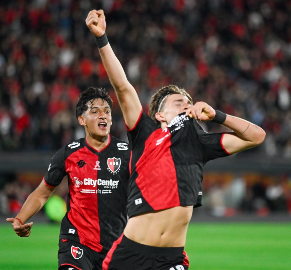 chinoodisio's tweet photo. Victoria merecida y necesaria de Newell's de cara a clasificar a playoffs. Con Mazzantti como figura, un buen partido de Herrera y sólido en defensa, la Lepra debió golear, pero volvió a fallar mucho de cara al gol (hay mérito de Aguerre con varias atajadas). Sexto en la tabla https://t.co/ceZhWZfeRJ