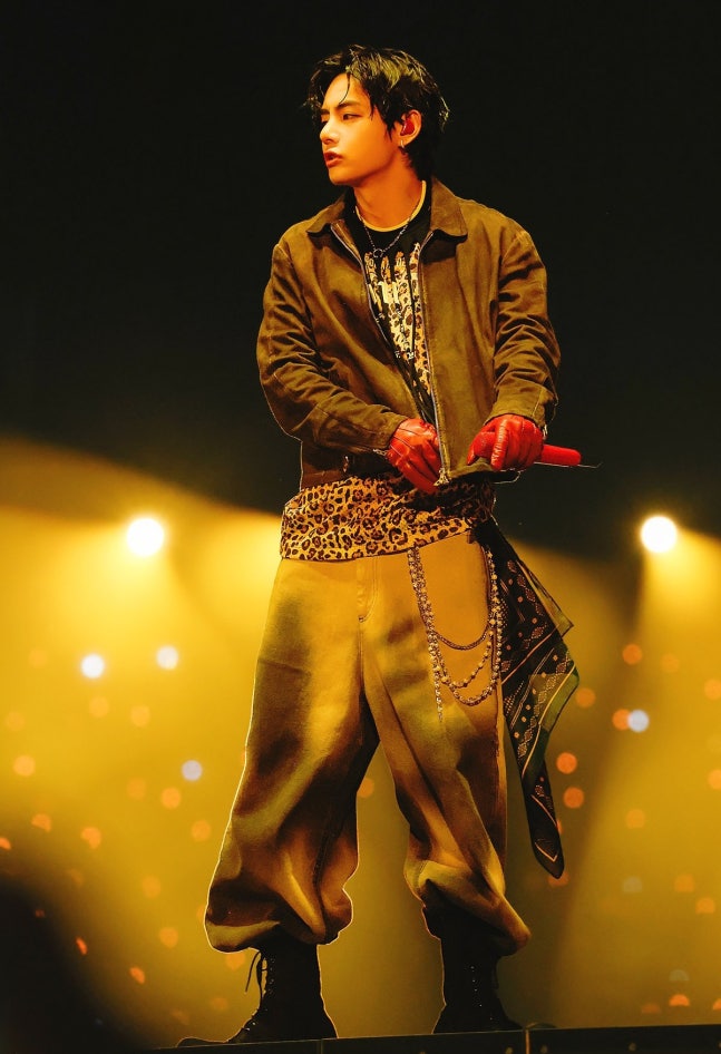 naver_taehyung's tweet photo. Articles 3pm🚨
ENGAGE🚨

1 https://t.co/R0G7qSJIpo

#Taehyung #방탄소년단뷔 #뷔 #KimTaehyung #김태형 #태형 #テテ #テヒョン #金泰亨 #V #BTSV  #BTS https://t.co/oxE1k48eKE