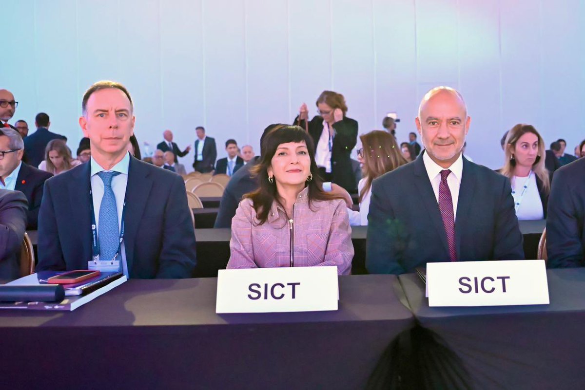 SICTmx's tweet photo. El secretario de Infraestructura, Comunicaciones y Transportes, Jesús Esteva Medina, en compañía de la subsecretaria de Comunicaciones y Transportes, @taniacarro_, compartió en el ALTA AGM & Airline Leaders Forum 2026, las acciones estratégicas que ha emprendido el @GobiernoMX de la Presidenta @Claudiashein para fortalecer el sector de la aviación en el país ✈️
