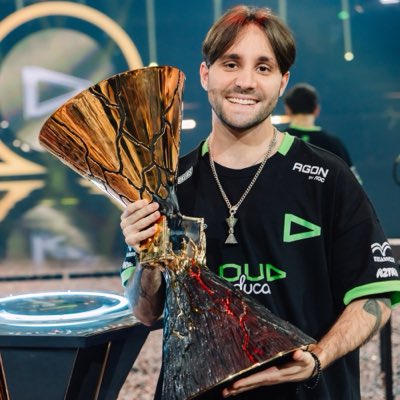 romanilly1's tweet photo. #NuevaFotoDePerfil https://t.co/mY2J29ePY5
