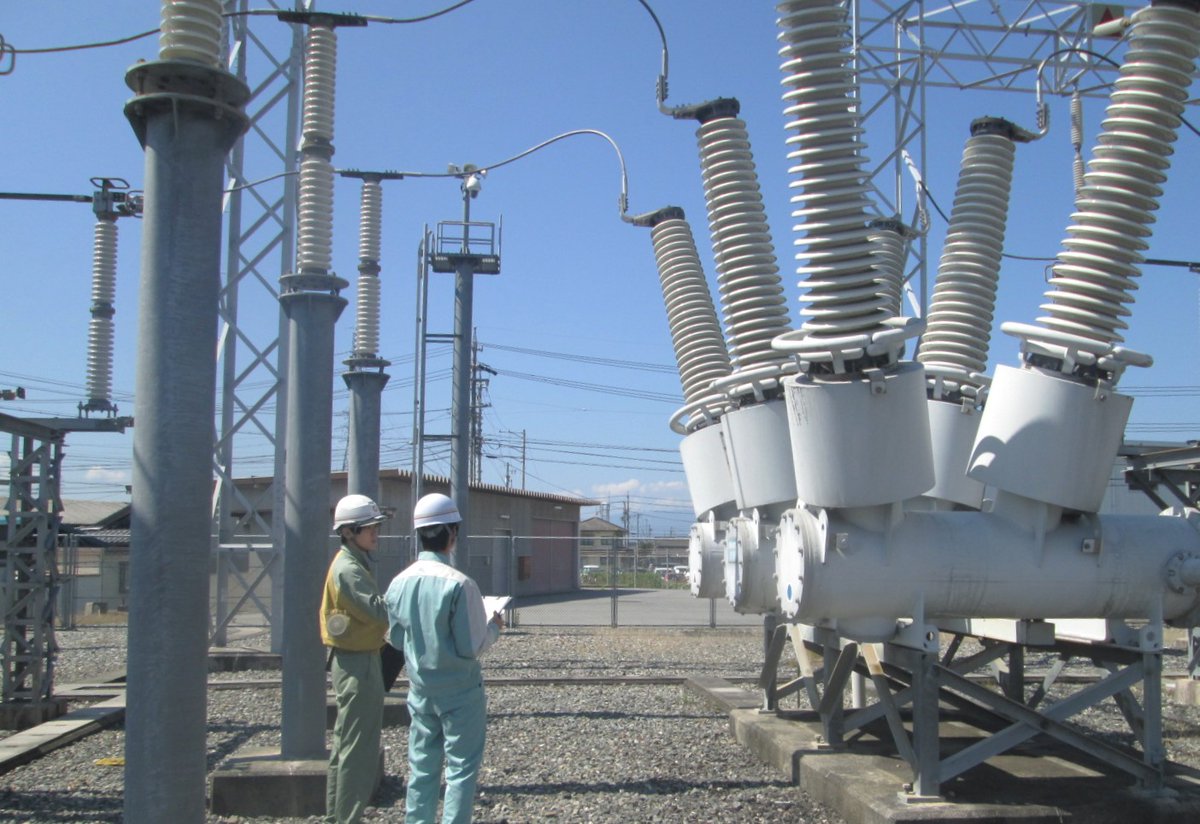 ChudenPowergrid's tweet photo. ＼インターンシップを実施🔧／
飯田支社は、高校生の皆さんを対象にインターンシップを実施しました📝
現場体験や施設見学を通じて、電力を支える仕事についてご紹介しました💡
今後も、将来の進路や仕事を考えるきっかけづくりに取り組んでまいります💪 https://t.co/Li7X1D17DI