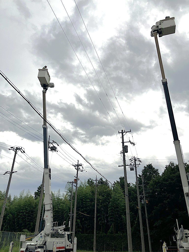 ChudenPowergrid's tweet photo. ＼インターンシップを実施🔧／
飯田支社は、高校生の皆さんを対象にインターンシップを実施しました📝
現場体験や施設見学を通じて、電力を支える仕事についてご紹介しました💡
今後も、将来の進路や仕事を考えるきっかけづくりに取り組んでまいります💪 https://t.co/Li7X1D17DI