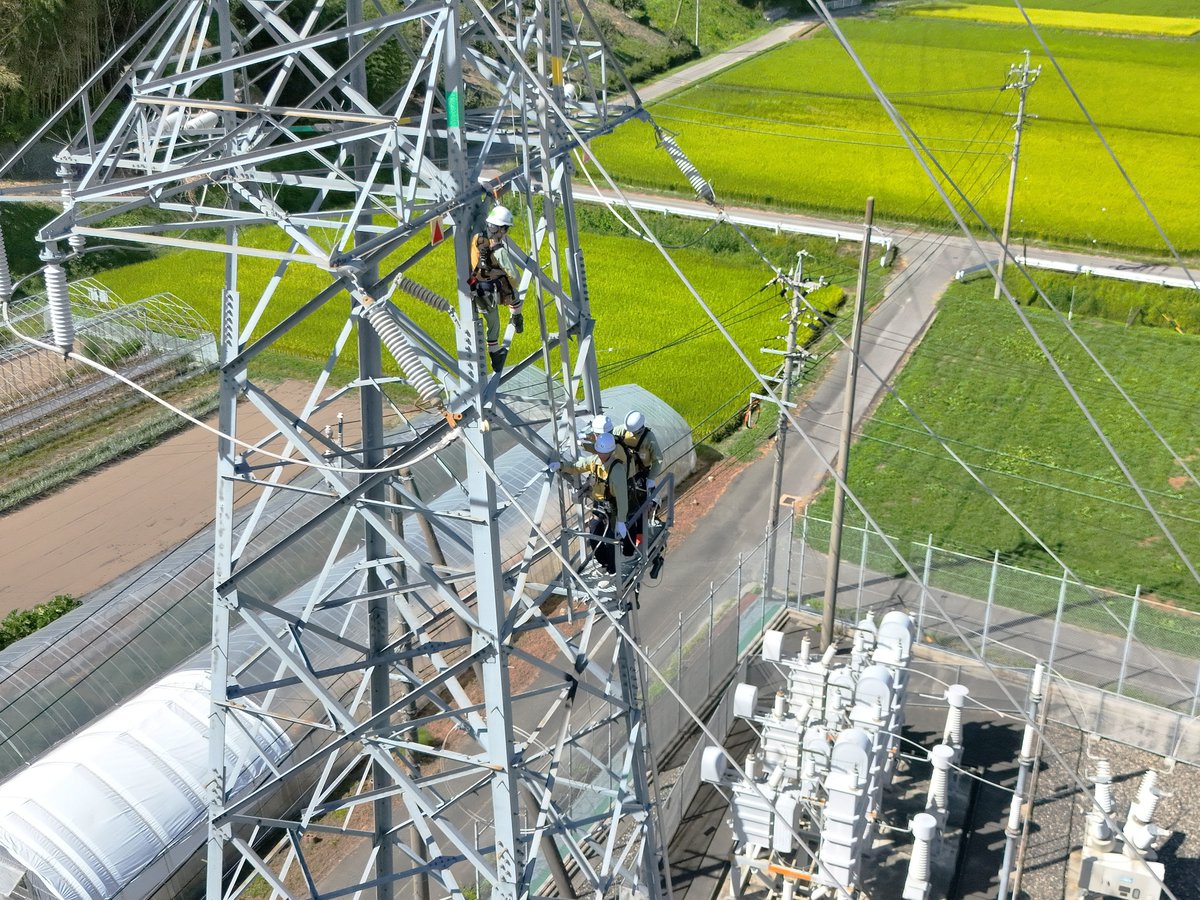 ChudenPowergrid's tweet photo. ＼インターンシップを実施🔧／
飯田支社は、高校生の皆さんを対象にインターンシップを実施しました📝
現場体験や施設見学を通じて、電力を支える仕事についてご紹介しました💡
今後も、将来の進路や仕事を考えるきっかけづくりに取り組んでまいります💪 https://t.co/Li7X1D17DI