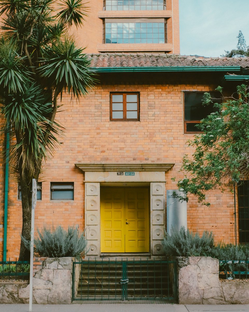 86mmphoto's tweet photo. Bogotá y su arquitectura 😍😍😍

#Bogotá #colombia #streetphograohy https://t.co/bQtV0txvMV