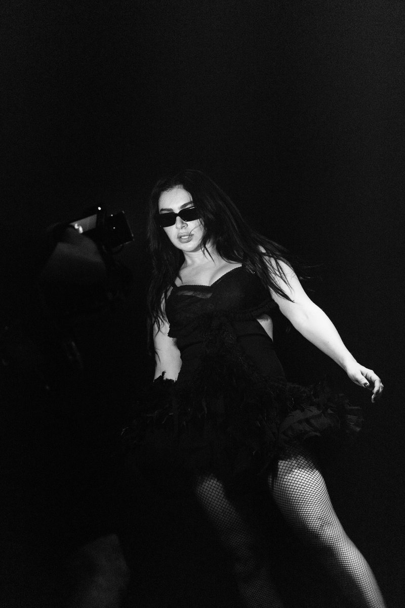 thekiaforum's tweet photo. MUSIC, FASHION, FILM: LOS ANGELES.
TWO NIGHTS.
SOLD OUT.

(📸: Henry Redcliffe) https://t.co/dxnsNKmi3I