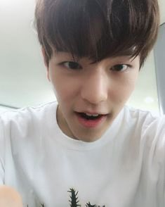 omorimini's tweet photo. 개쓰레기아침이라 아기민이 사진 봐줘야해
재즈클럽같은거 모르고 섬유유연제향 베이비로션향 폴폴 풍기는 아기 https://t.co/8fnDmr3Q0X
