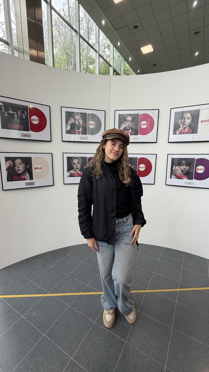 yoonginista's tweet photo. no quiero ser gagá, pero quiero dejar registrado lo FELIZ que fui hoy en el popup 😭😭😭💗 https://t.co/SwYNytQjAo