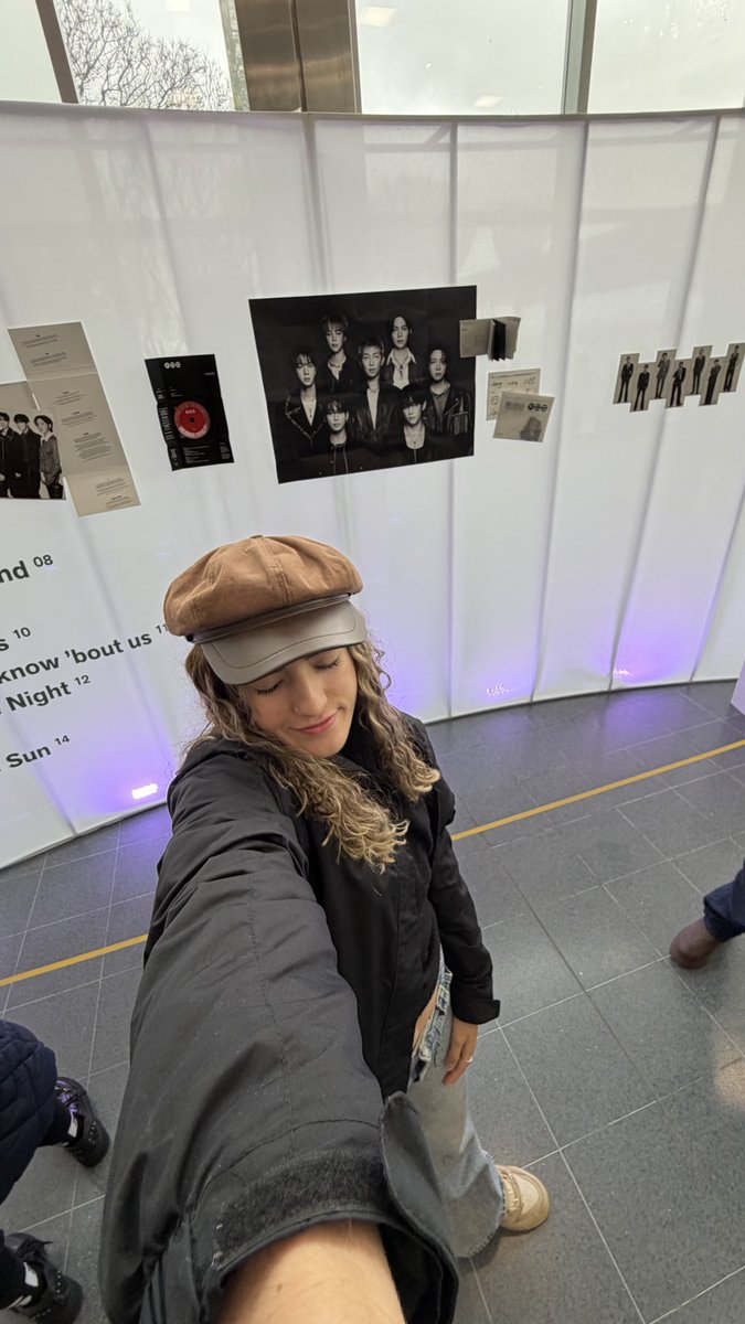 yoonginista's tweet photo. no quiero ser gagá, pero quiero dejar registrado lo FELIZ que fui hoy en el popup 😭😭😭💗 https://t.co/SwYNytQjAo