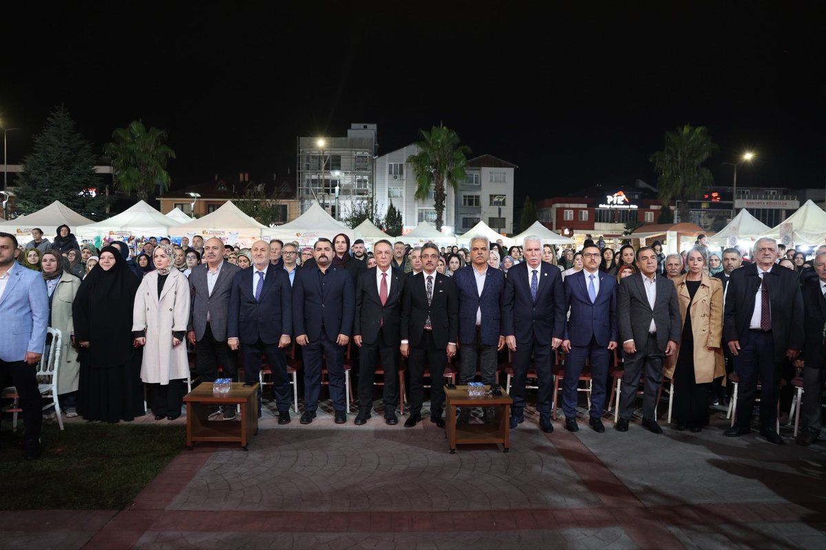 AlfatlEkrem's tweet photo. Erenler Belediyemizin düzenlediği Geleneksel 2. Gabak Festivalimizin açılışına katılarak Sakaryalı vatandaşlarımızın coşkusuna ortak olduk.

Yöresel değerlerimizi yaşatan, kültürümüzü gelecek nesillere taşıyan ve birlik beraberliğimizi pekiştiren bu güzel organizasyon için başta Erenler Belediye Başkanımız Sayın Şenol Dinç olmak üzere belediye yönetimimize, çalışanlarımıza ve emeği geçen herkese teşekkür ediyorum.

Katılımlarıyla festivalimize renk katan kıymetli vatandaşlarımıza şükranlarımı sunuyor, festivalimizin Erenler’imize ve Sakarya’mıza hayırlı olmasını diliyorum.