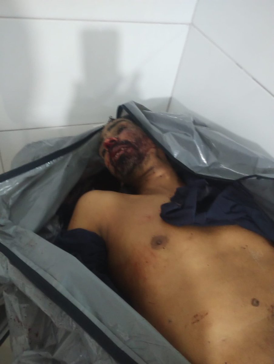 CAOSNORJ021's tweet photo. ATUALIZAÇÃO - MORTOS NA BEIRA RIO, EM JAPERI.

Foram atualizadas as informações sobre os mortos na guerra do tráfico na comunidade Beira Rio, em Japeri, na Baixada Fluminense.

Segundo informações, os homens que foram levados para a Policlínica de Japeri no Caveirão, durante a operação realizada ontem, domingo (19), pelo 24º BPM na comunidade, já chegaram ao local sem vida.

Ainda de acordo com informações preliminares, todos seriam ligados ao tráfico local e apontados como integrantes do TCP - Terceiro Comando Puro.

A operação contou com apoio de blindado na comunidade Beira Rio.