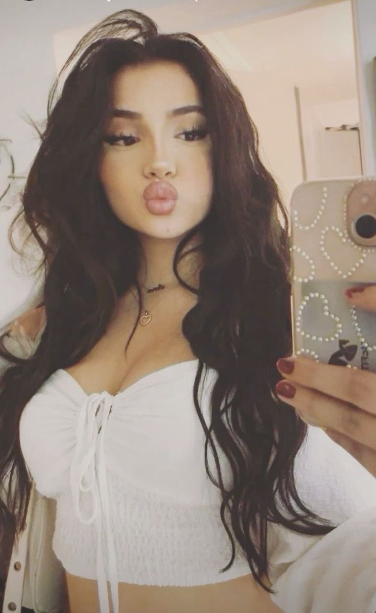 ICE1b11's tweet photo. Can someone trib on my big tits sister dm🥵 https://t.co/pC4311kLNV