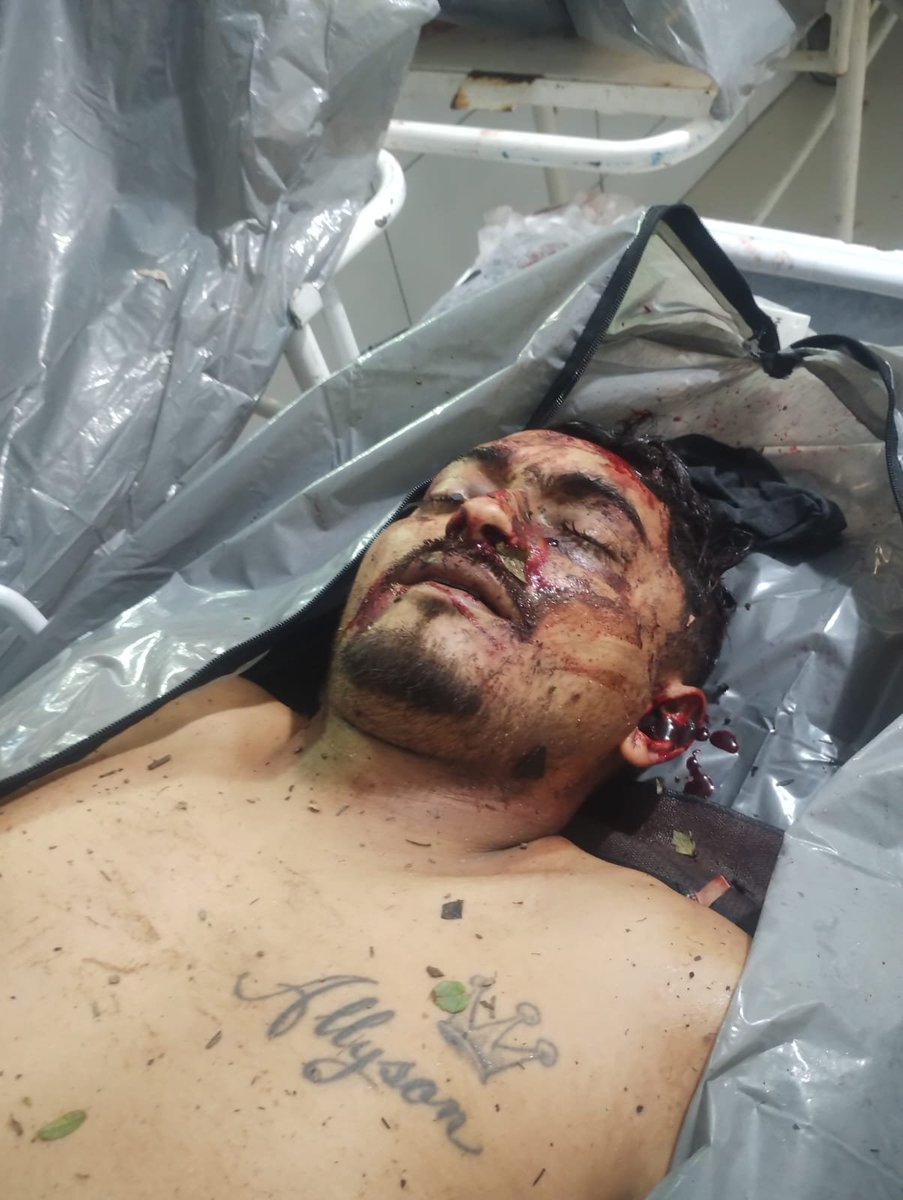 CAOSNORJ021's tweet photo. ATUALIZAÇÃO - MORTOS NA BEIRA RIO, EM JAPERI.

Foram atualizadas as informações sobre os mortos na guerra do tráfico na comunidade Beira Rio, em Japeri, na Baixada Fluminense.

Segundo informações, os homens que foram levados para a Policlínica de Japeri no Caveirão, durante a operação realizada ontem, domingo (19), pelo 24º BPM na comunidade, já chegaram ao local sem vida.

Ainda de acordo com informações preliminares, todos seriam ligados ao tráfico local e apontados como integrantes do TCP - Terceiro Comando Puro.

A operação contou com apoio de blindado na comunidade Beira Rio.
