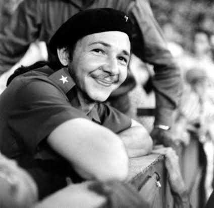 RPolancoF's tweet photo. La desesperada maniobra politiquera del gobierno de EEUU y sus acólitos en la Florida se estrella una vez más contra la incólume entereza moral de #Raúl Castro y la Revolución Cubana. https://t.co/cEsYewCx9X