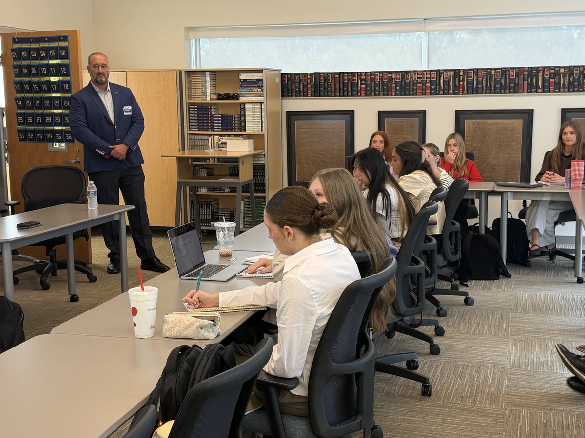 bvcaps's tweet photo. 🇺🇸CAPS Law &amp; Public Safety students welcomed Special Agents Bradley Cooper &amp; Dan Allgeyer (thank you!) from the FDA Office of Criminal Investigations today! Students explored careers at the FDA &amp; learned about federal investigations. ⚖️🔍🦅 #ChampionsOfLearning #BVTogether https://t.co/3PBHZUkNVt