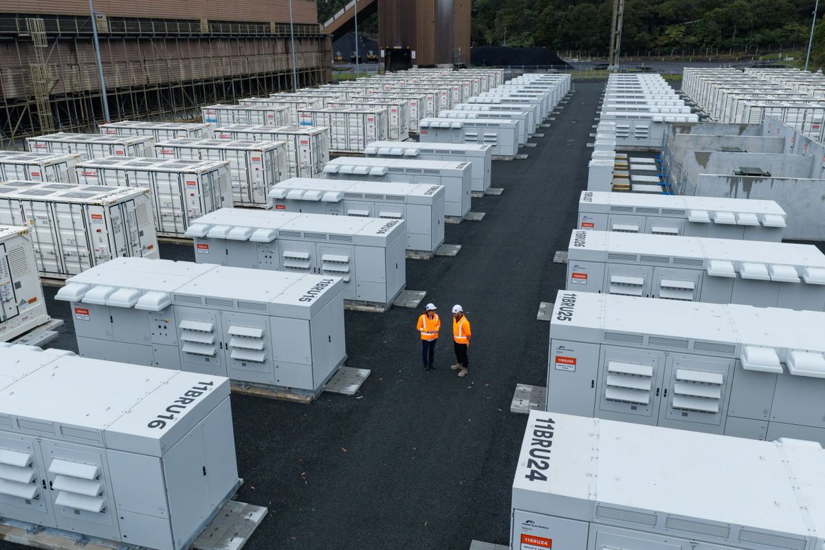 pvmagazineoz's tweet photo. NZ utility adds 200 MWh BESS to energy portfolio: Genesis Energy has flicked the switch on a 100 MW / 200 MWh battery energy storage system designed to strengthen the resilience and reliability of New Zealand’s electricity… dlvr.​it/TVzZHT #BatteryStorage #Australia #PVProjects https://t.co/DGQim9GtLY