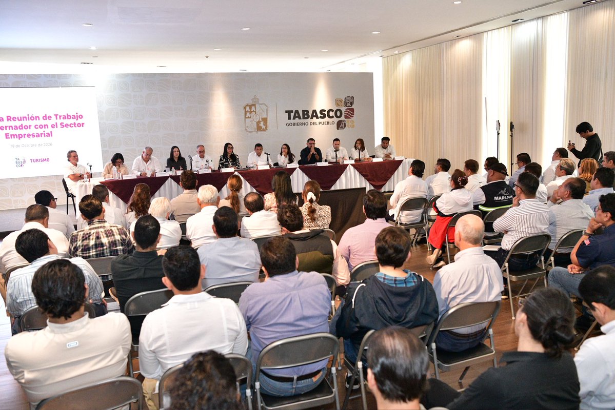 TabascoJavier's tweet photo. Nos reunimos con las cámaras empresariales con el propósito de fortalecer la comunicación con todos los sectores productivos, escuchando sus planteamientos, sus proyectos y generando mejores condiciones para la creación de empleo y más oportunidades para el crecimiento económico de Tabasco.

Las empresarias y los empresarios cuentan con el Gobierno del Pueblo, y seguiremos trabajando juntos por la prosperidad de nuestra gente, esa es #LaVerdaderaRiquezadeTabasco.