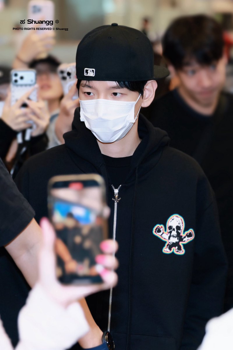Shuangg1225's tweet photo. 261020｜ICN 도착
#BAEKHYUN #ベッキョン
#백현 #baekhyun #변백현 https://t.co/bWzRCpaW5u