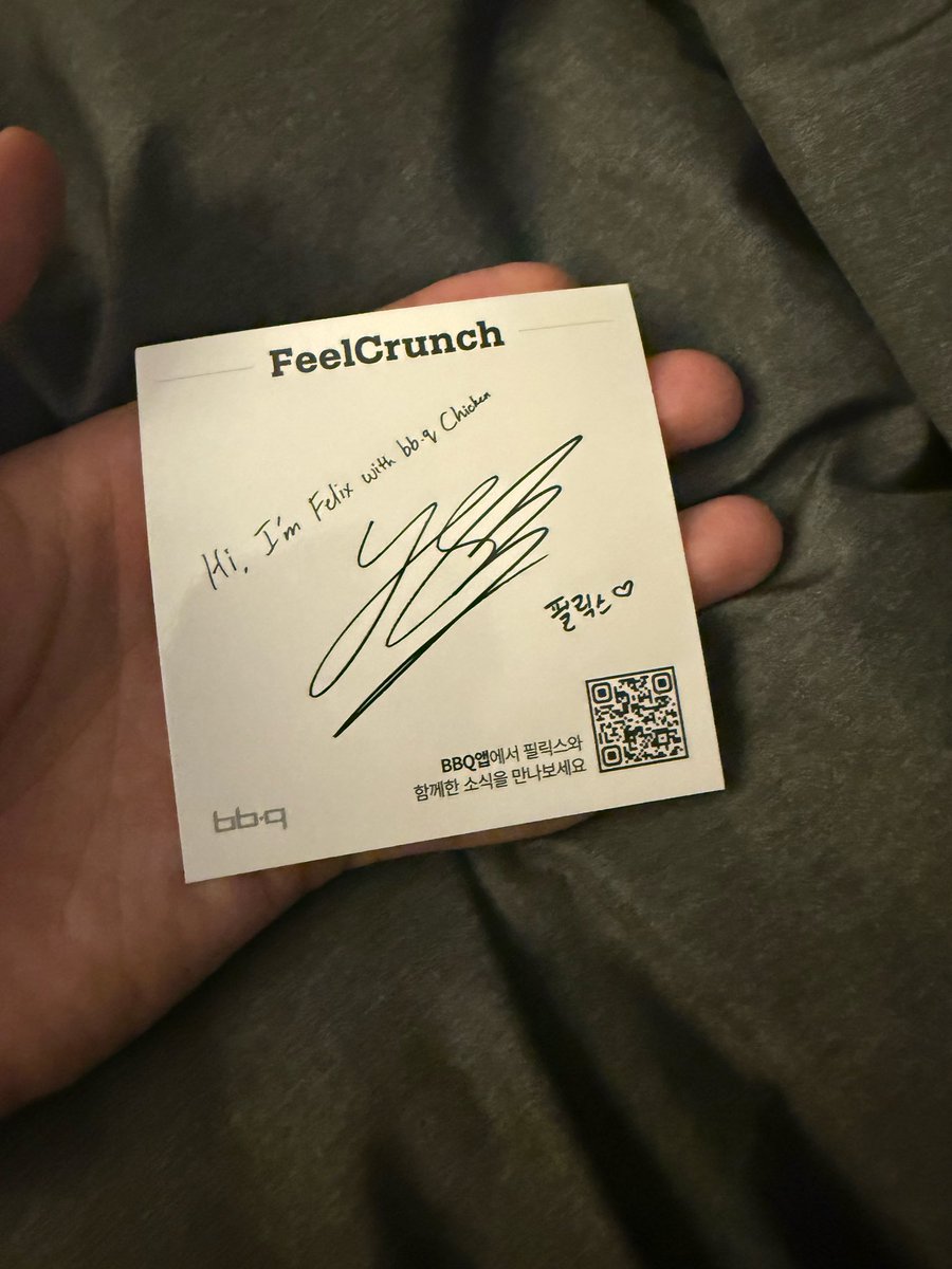 spearhyunnie2's tweet photo. jisung 💭 "i ate chicken yesterday and yongbok arrived too, i also did a lucky draw and put yongbok's photocard in the corner of my room. yongbok-ah the chicken was delicious. let's only eat bbq chicken" https://t.co/Er0SGiPMWW