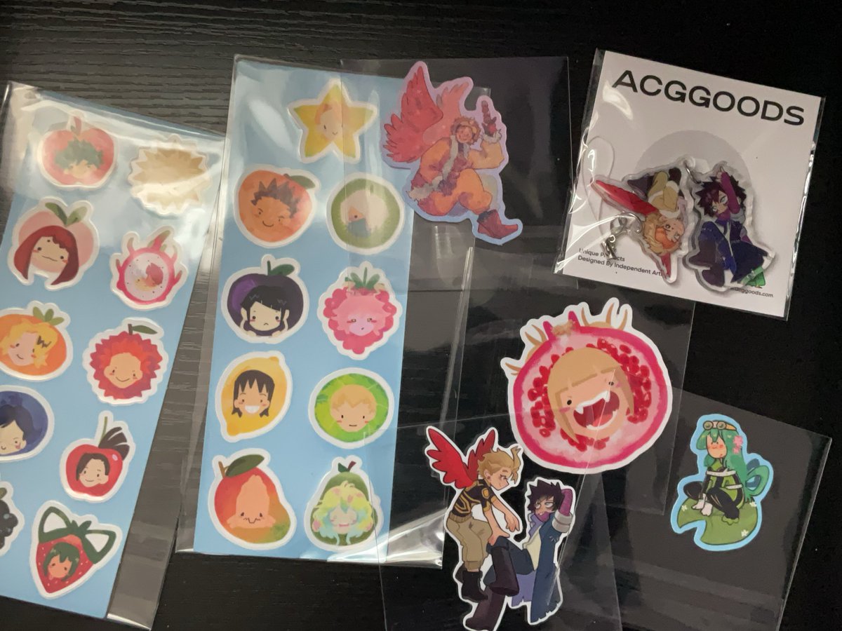 berrecherre's tweet photo. art I bought from soup moot @gemkkoti and @/peterokii on acggoods 💙 https://t.co/HRkCTtCe5e