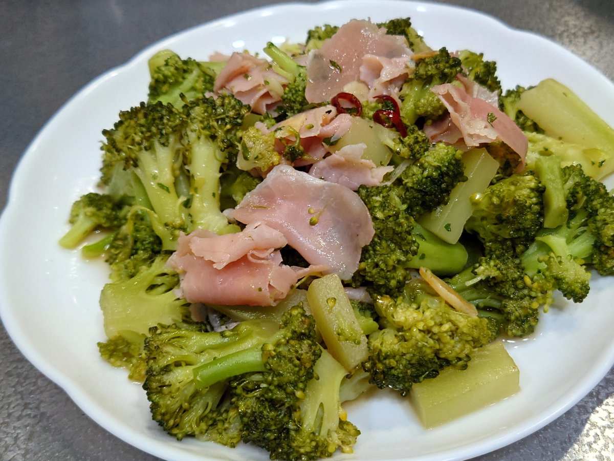 novcolo tweet picture