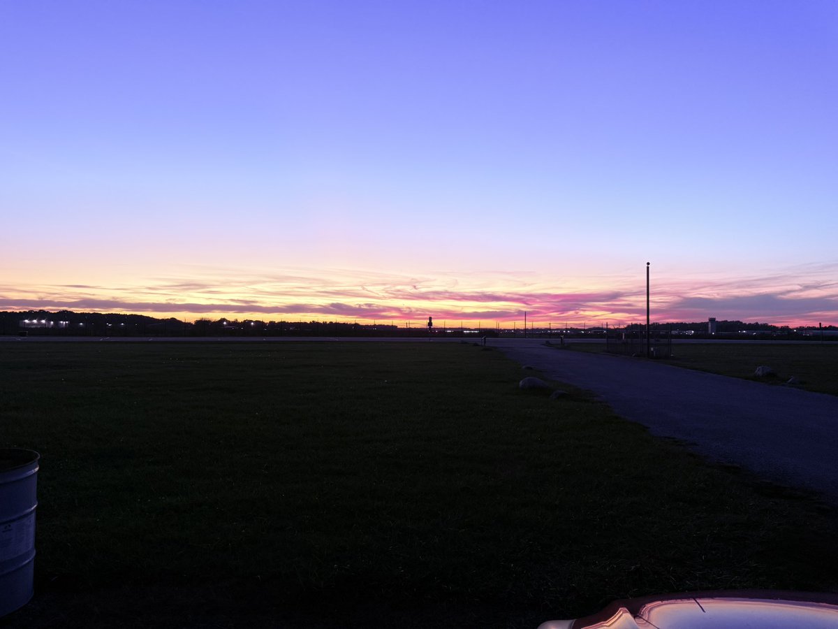 SideGigAnxiety's tweet photo. Elkhart Airport sunset! https://t.co/d3NJpJV5kr