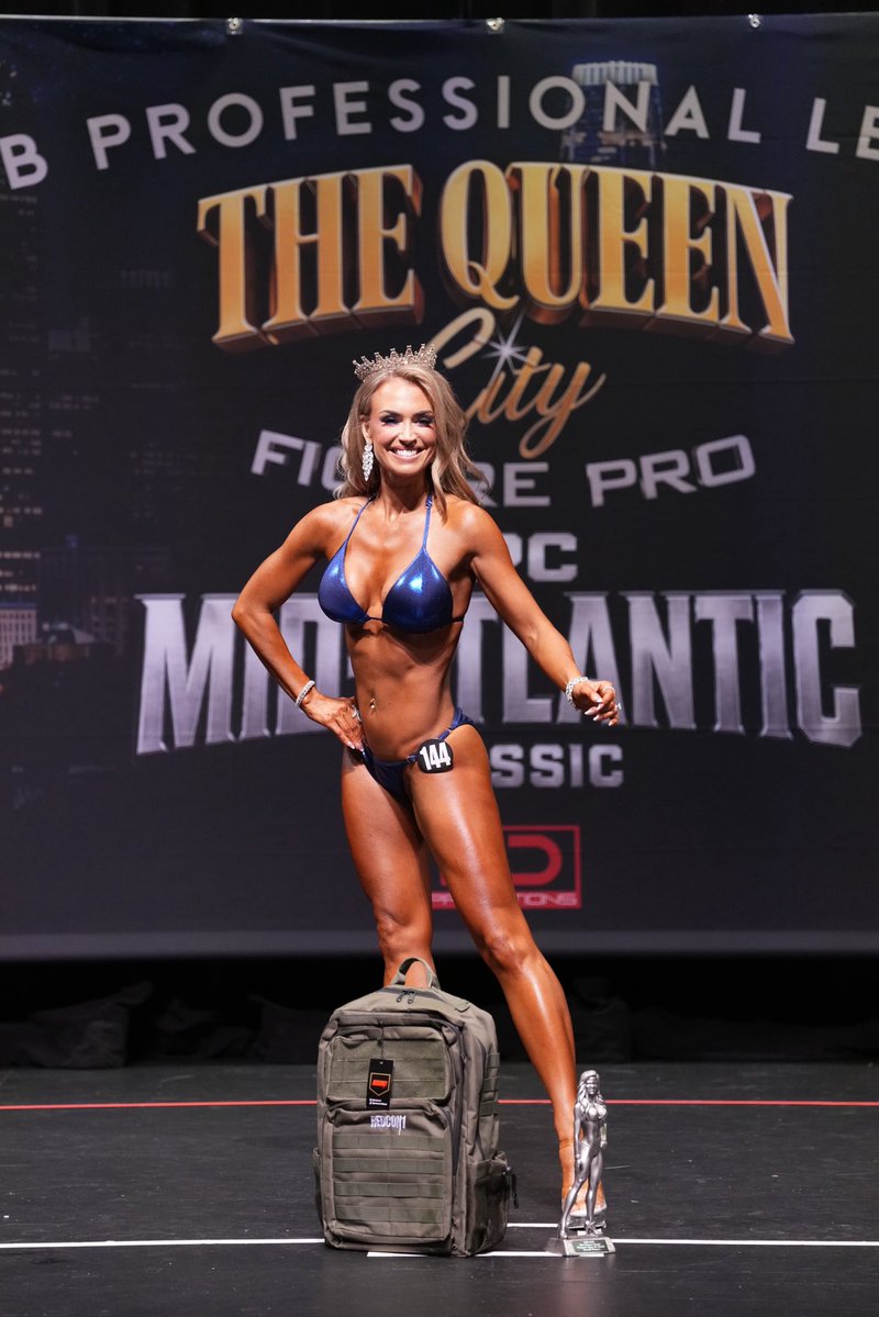 _TaraLea's tweet photo. WOMEN’S OPEN FIT MODEL OVERALL CHAMPION. 🏆
🥇 Fit Model Masters 35+ Winner
🥇 Fit Model Open Class B Winner
2026 NPC Mid-Atlantic Classic
Charlotte, NC
📸 @GregDieselPhoto
#npcfitmodel #bodybuilding #wellnesswarrior #procardqualified https://t.co/2TmmXMushV