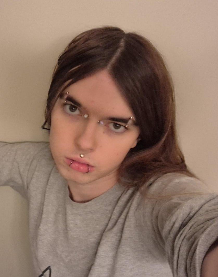 ZinniaOW's tweet photo. Gay people you gotta level with me

Tried doing eyebrow slits for the first time and do we gotta go bald? Lowkey didn't do enough on my eye right but fixable for sure https://t.co/3UT9sjkrPf