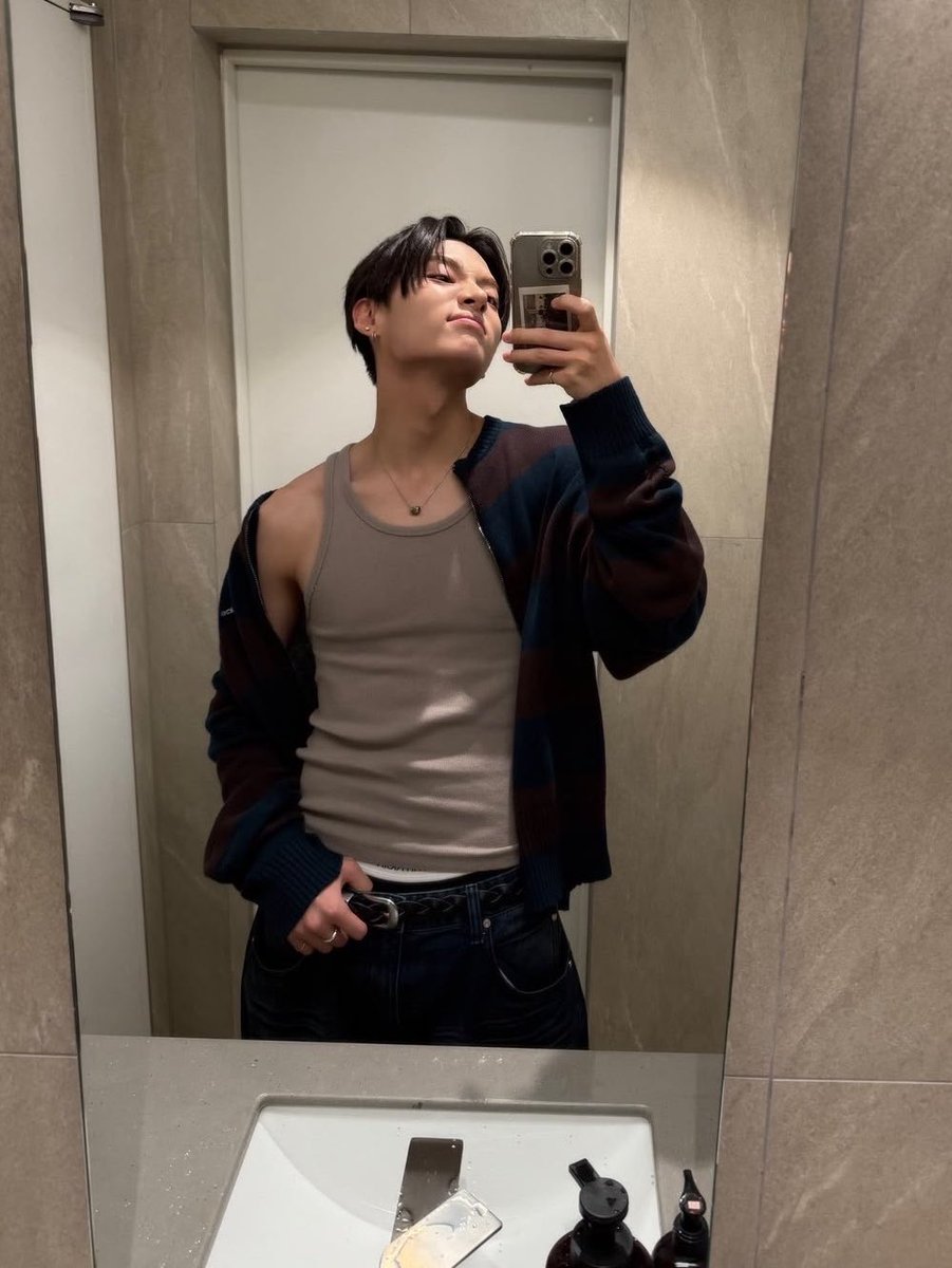 ieatsangwon's tweet photo. #NeedHim https://t.co/a5XKlO73od