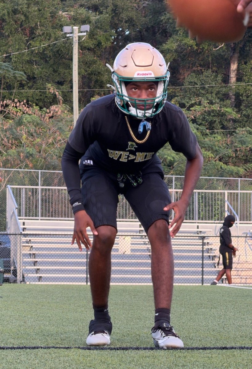Luhbngitout3's tweet photo. I thank God for all the blessings he giving me I'll take this for granted even if get overlooked imma still fight for what I love #godspeed #cornerback #senioryear https://t.co/o9rVmyn266
