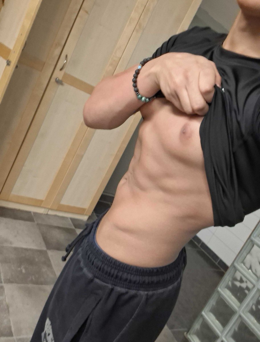 akiraslidee's tweet photo. 20cmのチンコ��持つアメリカ人 

#裏アカ男子 #裏垢男子
#ちん凸 #チン凸 #射精
#裏アカ女子と繋がりたい
#裏アカ女子とつながりたい
#裏垢女子と繋がりたい https://t.co/caTUAfPAzq