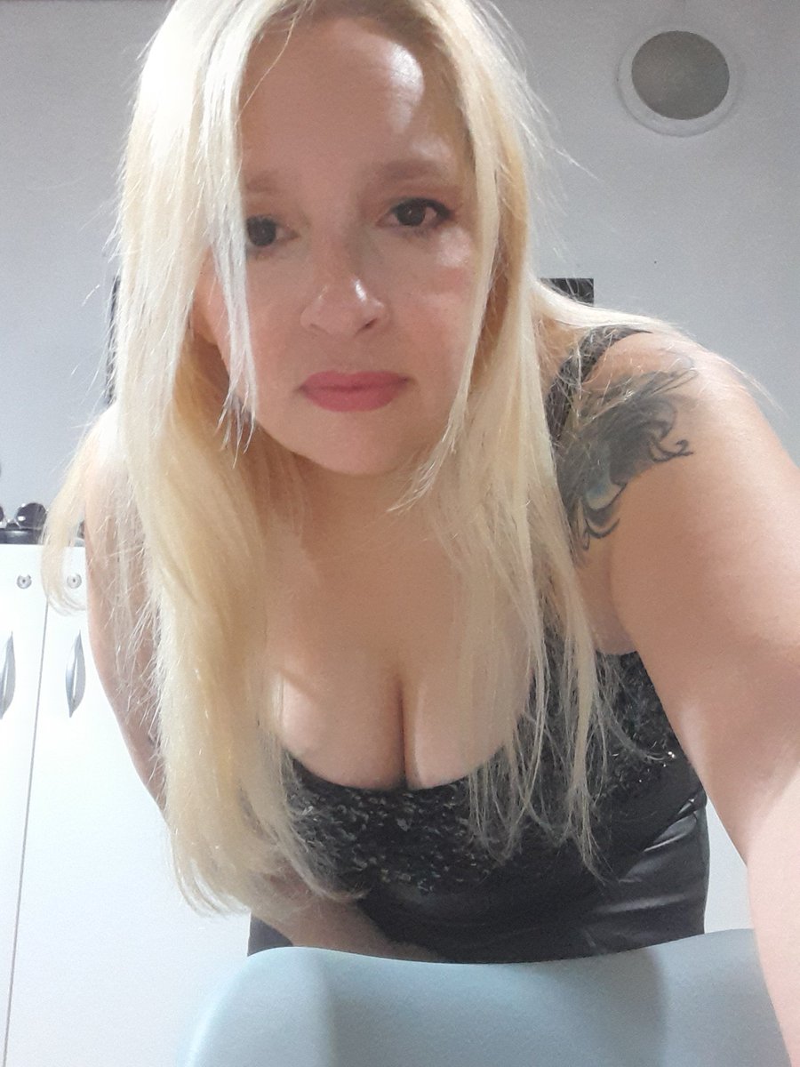 MariaBelen27012's tweet photo. Buenas noches, el que quiera comprar contenido me habla 💋💋💋 https://t.co/1vUF0BmWu9