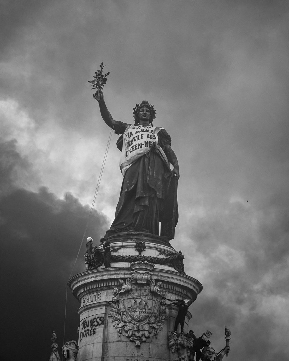 Homidmd's tweet photo. 17 octobre - Liberté 🇫🇷 https://t.co/2AY6A2SiS0