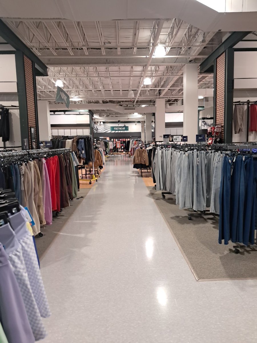 mukitul's tweet photo. Going Going Gone has great selection of new Merchandise arriving daily our physical store location or Shop online 
https://t.co/RAdRGlPgVX
Going, Going, Gone! #4457 - North Wales
113 Montgomery Mall
North Wales, PA 19454
4.15 miles away
phone icon 215-368-2186 https://t.co/E3TWZlm5an