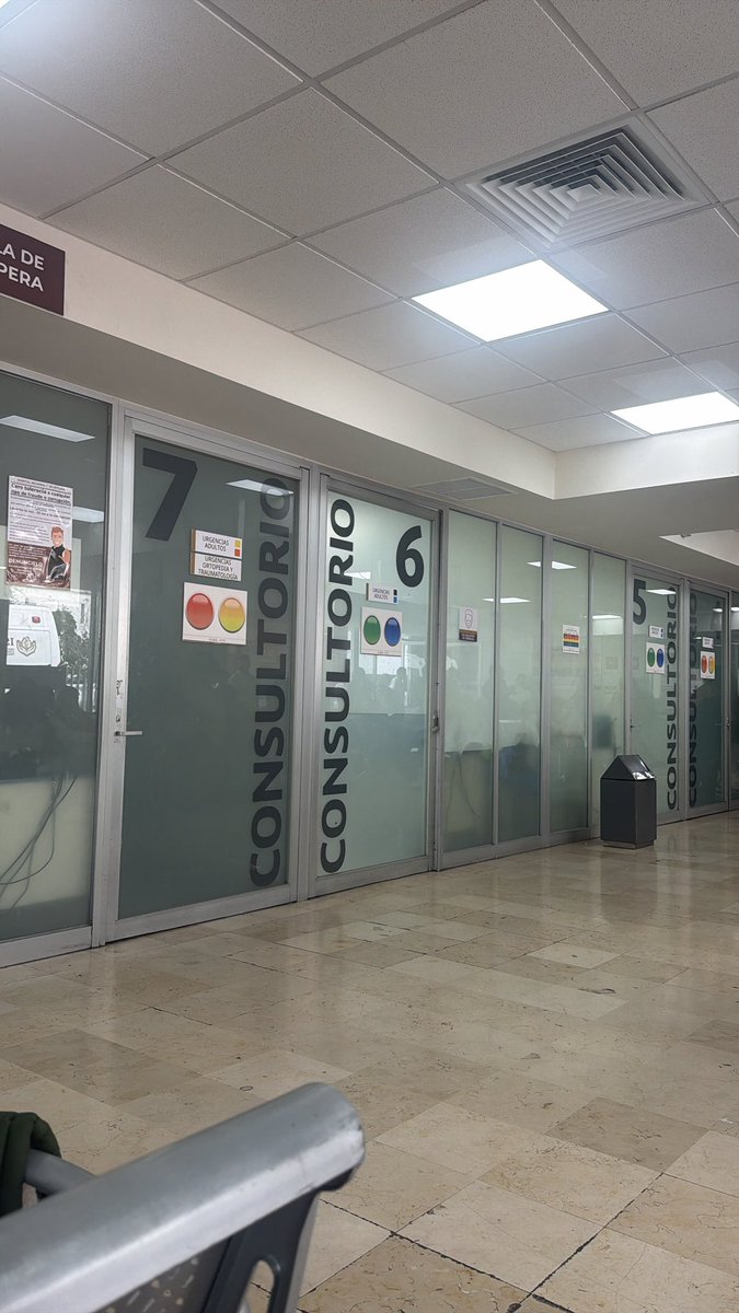 angiemunoz79's tweet photo. ⚠️ INCREÍBLE ⚠️

8 hrs lleva mi familiar para ser atendida en  el @ISSSTE_mx HGZ 1o. de octubre CDMX, NO HAY DR, trae un problema grave de salud y ya lleva 8 hrs sin atención. Martí Batres me tiene bloqueada y la Presidenta diario miente .
@Memoarias13 @nmasforo @Inteligente001 https://t.co/McthJMRHIh