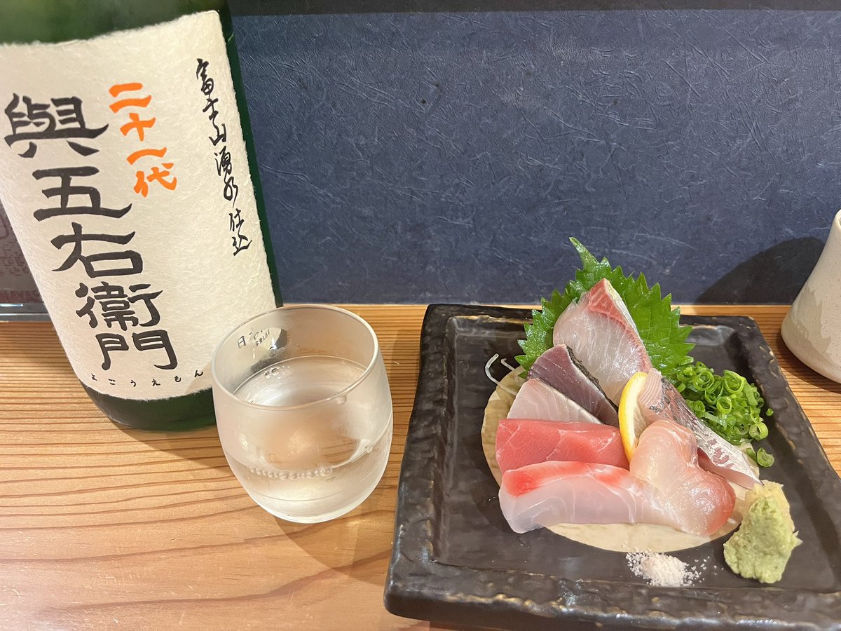 rcmoec's tweet photo. ゆるひとり旅。

お部屋の前のコブシかなぁ。
蕾がふっくふくでかわいくって嬉しかったあ。 https://t.co/1BVVhMFqsL