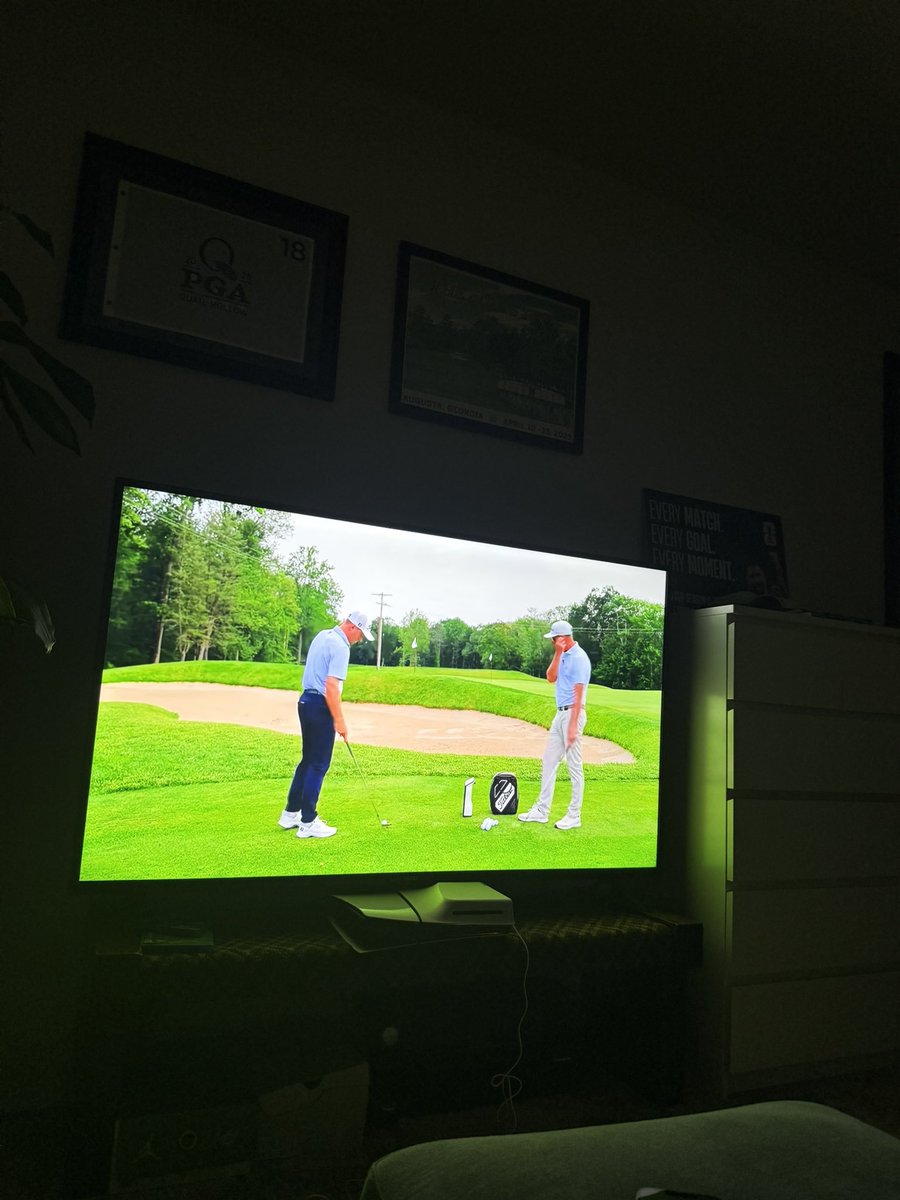 trekeitheon's tweet photo. Currently watching JT talk about throwing spin in short game https://t.co/f4lFb9fMZ9