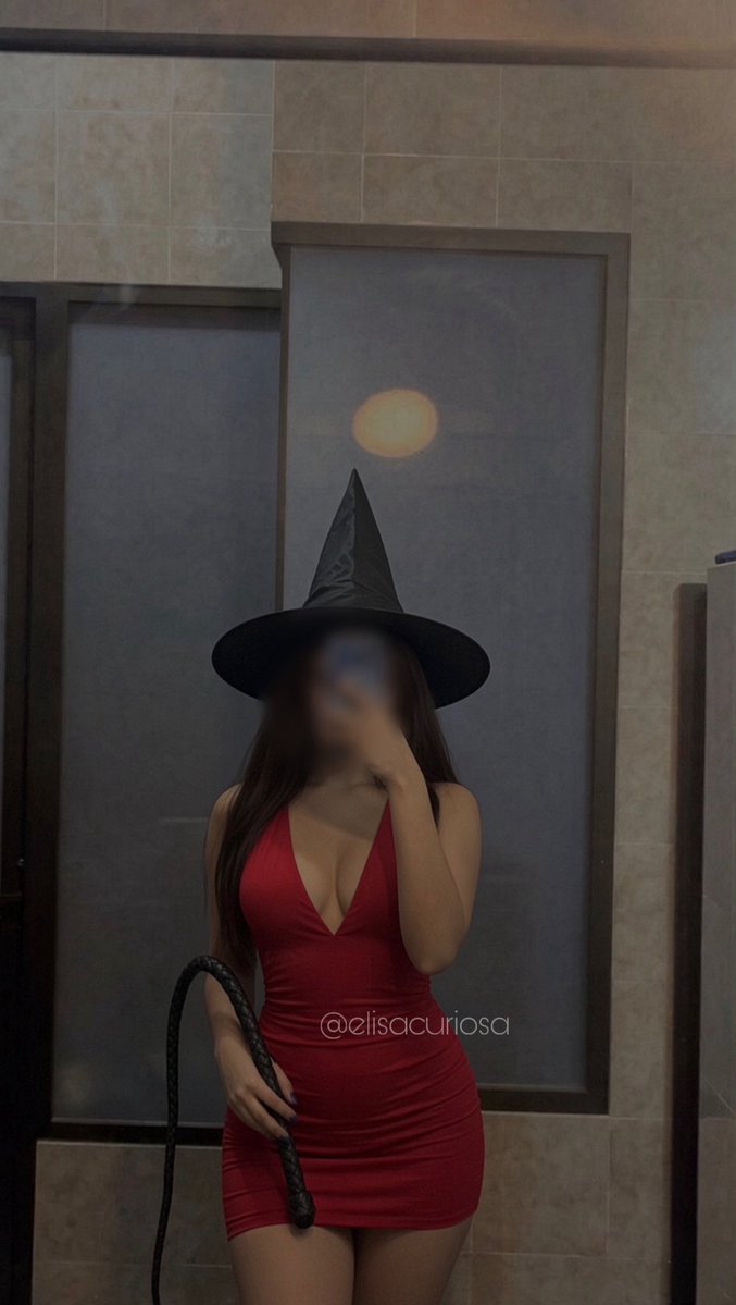 elisacuriosa's tweet photo. Les gusta mi disfraz de bruja putita? 🎃👻🔥. Acepto invitaciones a fiestas de #halloween2026 https://t.co/83va4NvIDv