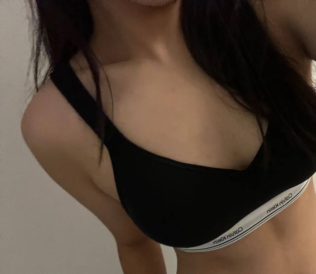 PedrrDominguez6's tweet photo. 其实我有一套ck，一直没展示给粉丝看，ck是真的很性感🥵！ https://t.co/GvZvU35b7m