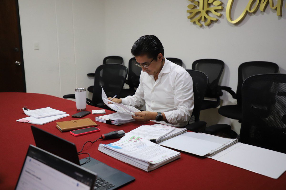 ContraloriaGro's tweet photo. Personal de la Secretaría de #ContraloríaGro participó en la Cuarta Sesión Ordinaria del Comité Coordinador y en la Cuarta Sesión Ordinaria del Órgano de Gobierno de la @seseagro

Durante estas sesiones se dio seguimiento a temas relacionados con el Plan Anual de Trabajo, https://t.co/pgiBjaw9ez