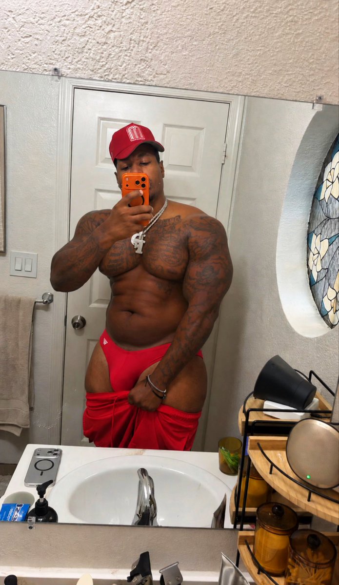 itsthickodonis's tweet photo. 😈 CLICK THAT LINK -> https://t.co/lMD1q3agOE https://t.co/2r9PrSniTp
